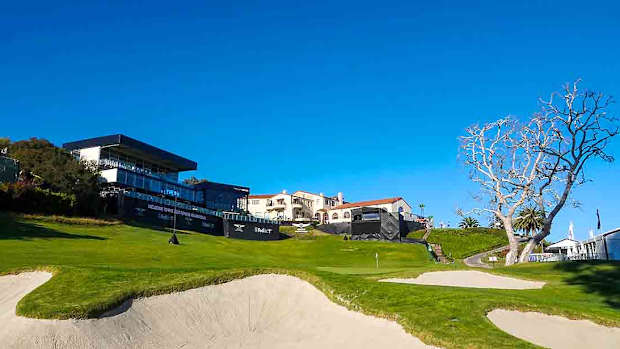 Riviera Country Club 18th green, clubhoues
